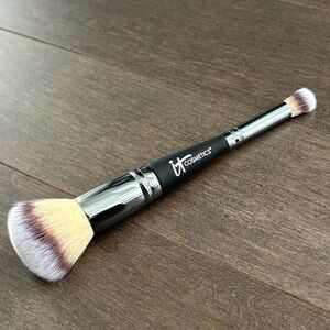 IT COSMETICS Heavenly Luxe Complexion Perfection Brush #7, Makeup Beauty Face